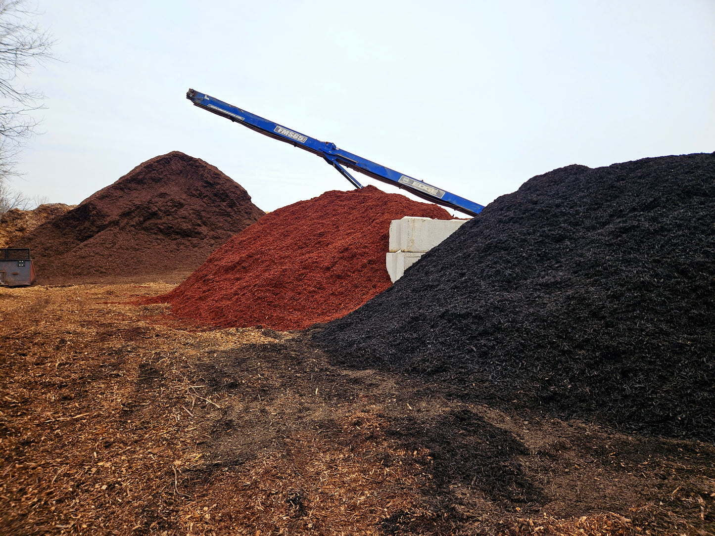 Double Shredded Mulch - Black (sold per cubic yard)